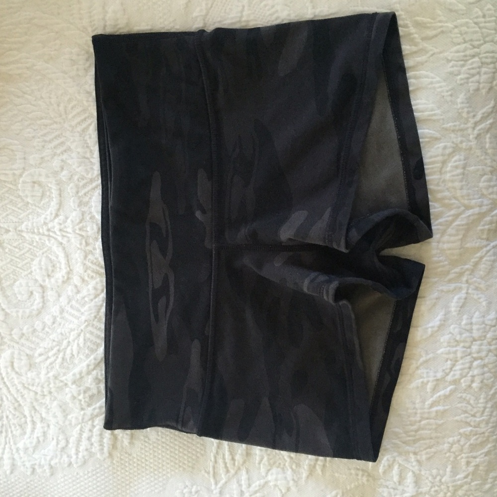 Camo spandex shorts
